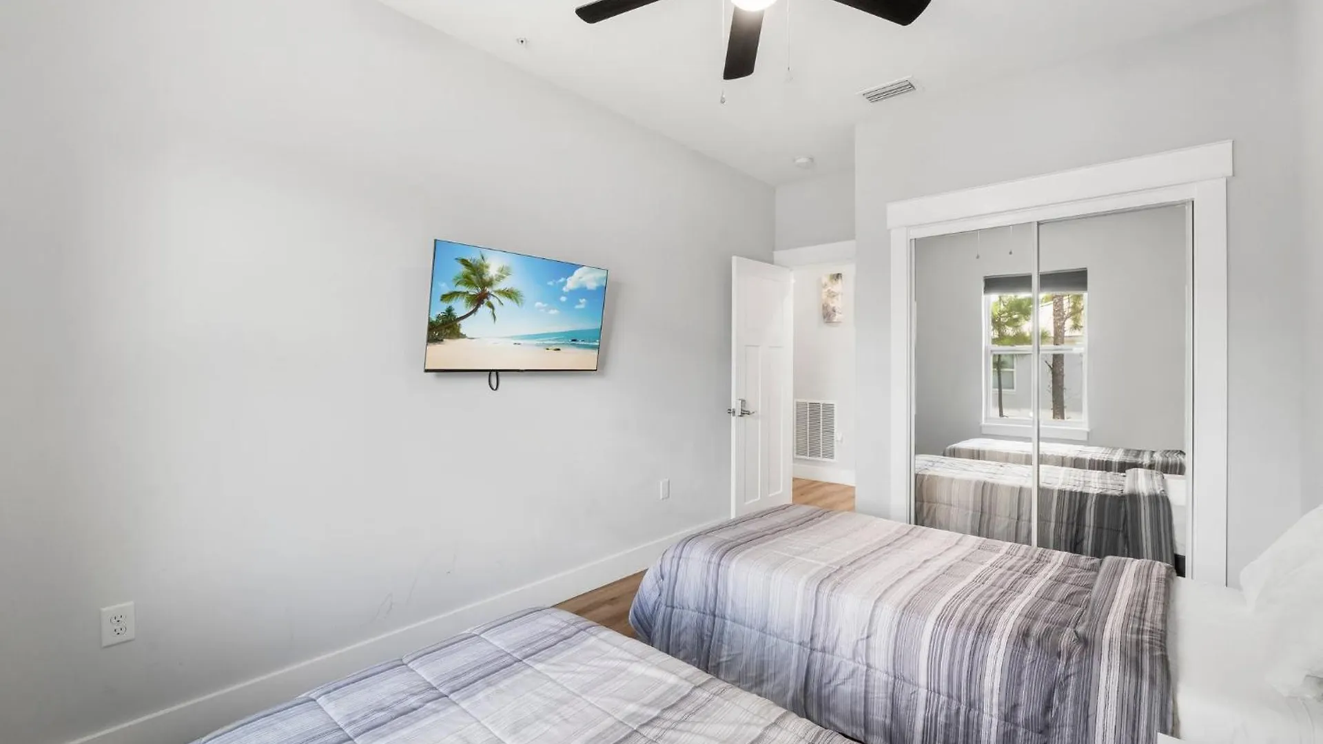 Modern Townhome Close To Beach, Restaurants, Entertainment! By Dolce Vita Getaways Pcb Panama City Beach 0*,
